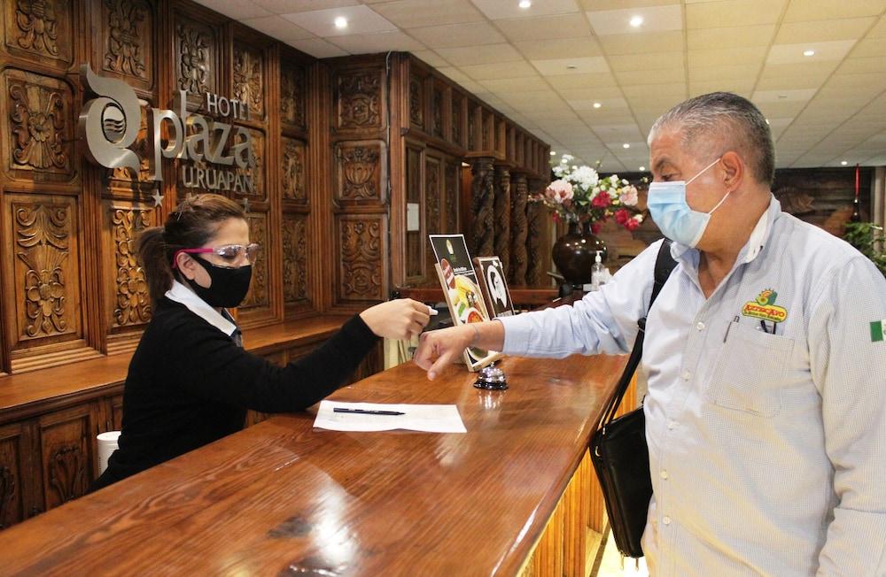 Plaza Uruapan Hotel Exteriör bild