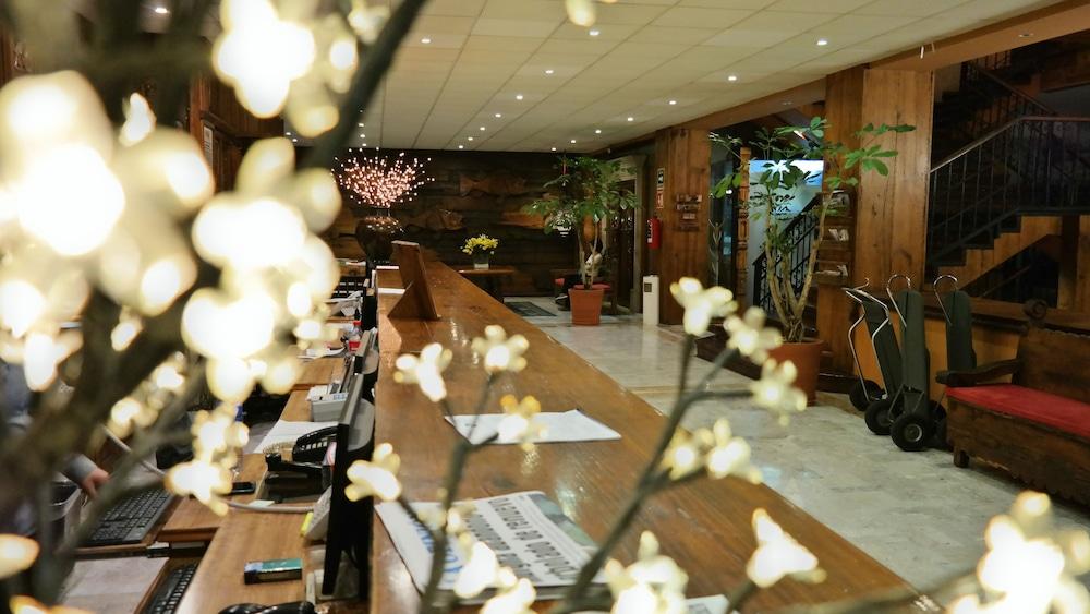Plaza Uruapan Hotel Exteriör bild