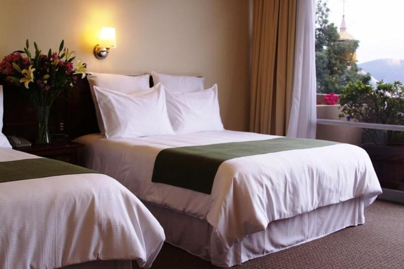 Plaza Uruapan Hotel Exteriör bild