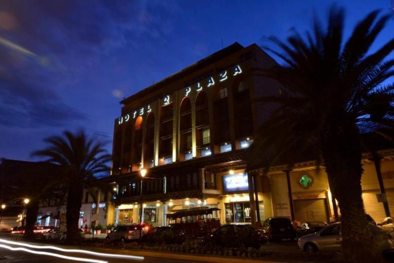 Plaza Uruapan Hotel Exteriör bild