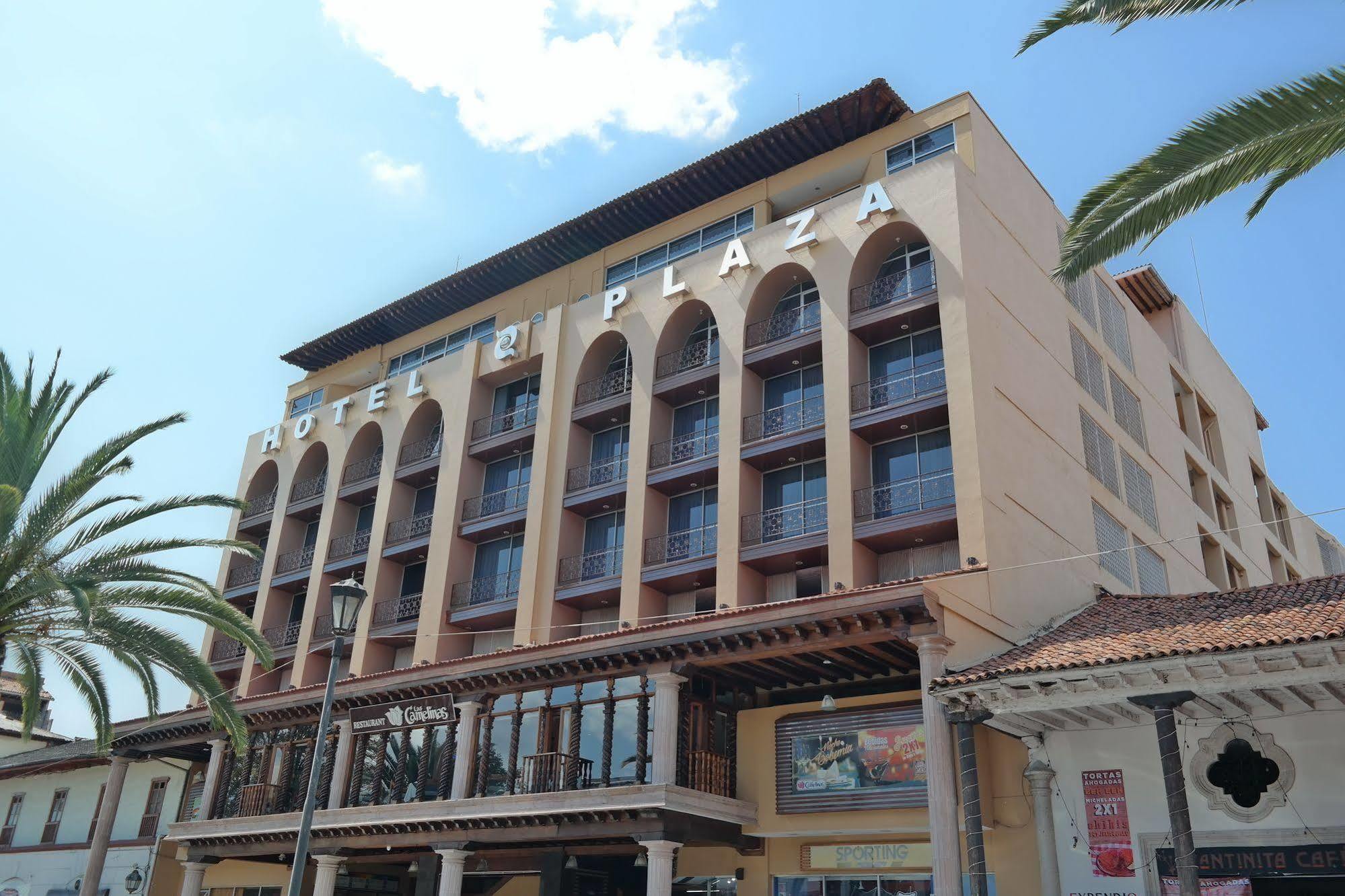 Plaza Uruapan Hotel Exteriör bild